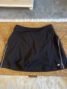 Fabletics Atlhletic skirt with built in shorts